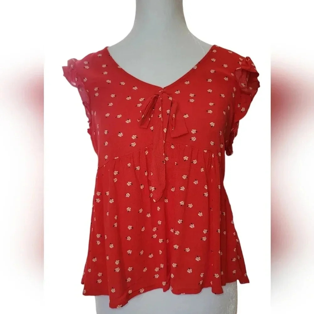 NWT Kingston Grey Red Short Sleeve Top Size Small